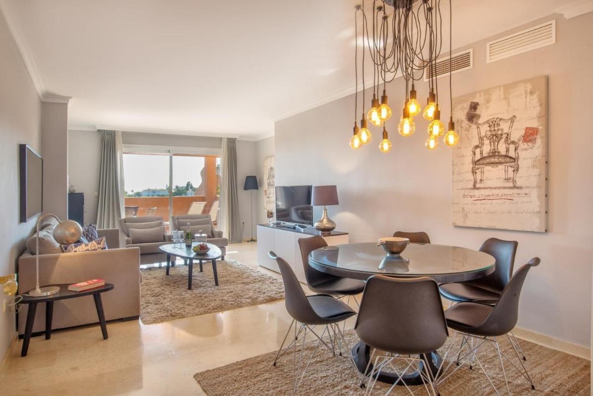 Modern 2 Bedroom With Sea View In Elviria Marbella